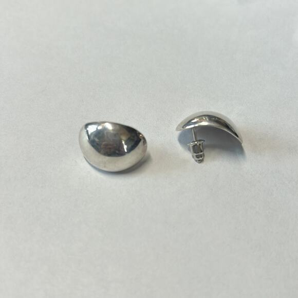 925 Women's Oval Curved Sterling Silver Pierced Stud Earrings - Picture 8 of 11